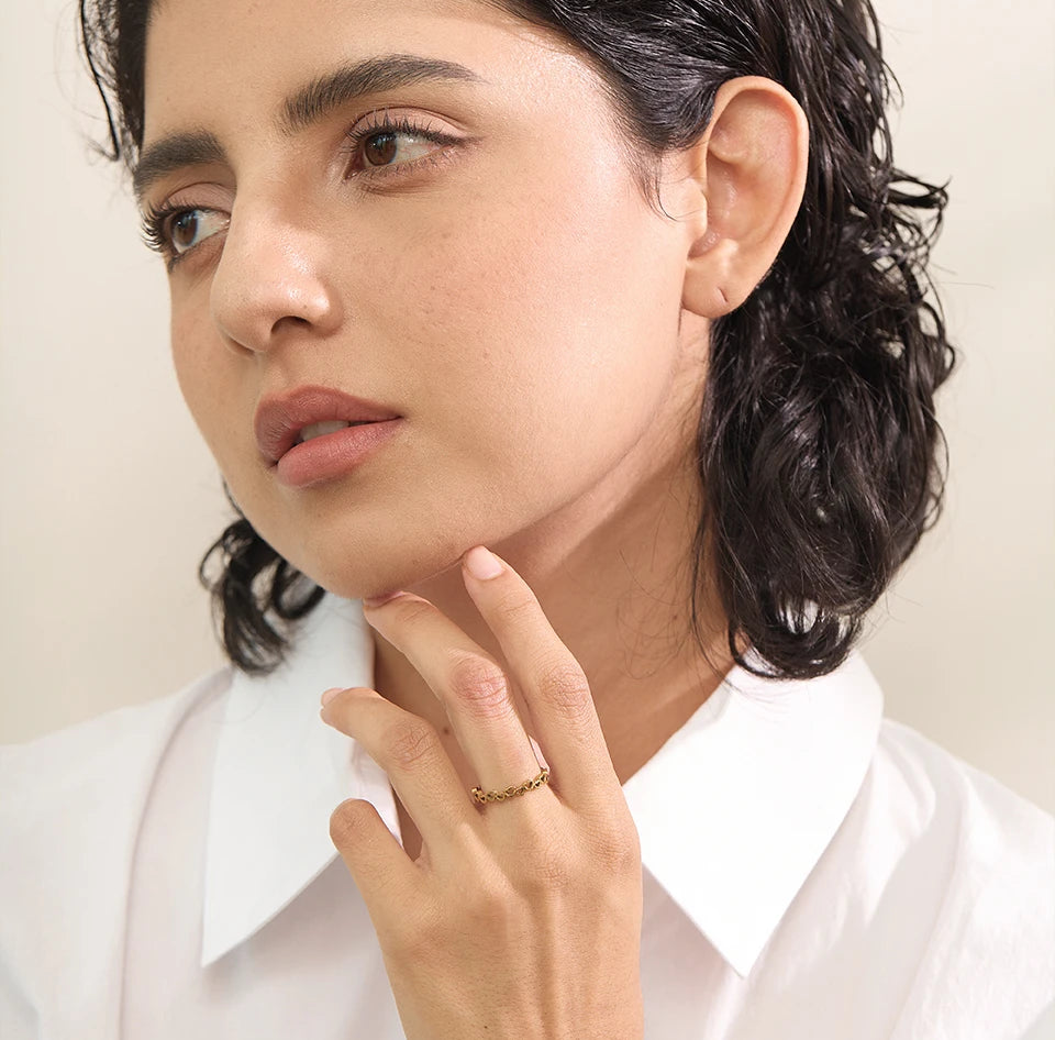 Shiny Minimalist Heart Stackable Ring - Ecru