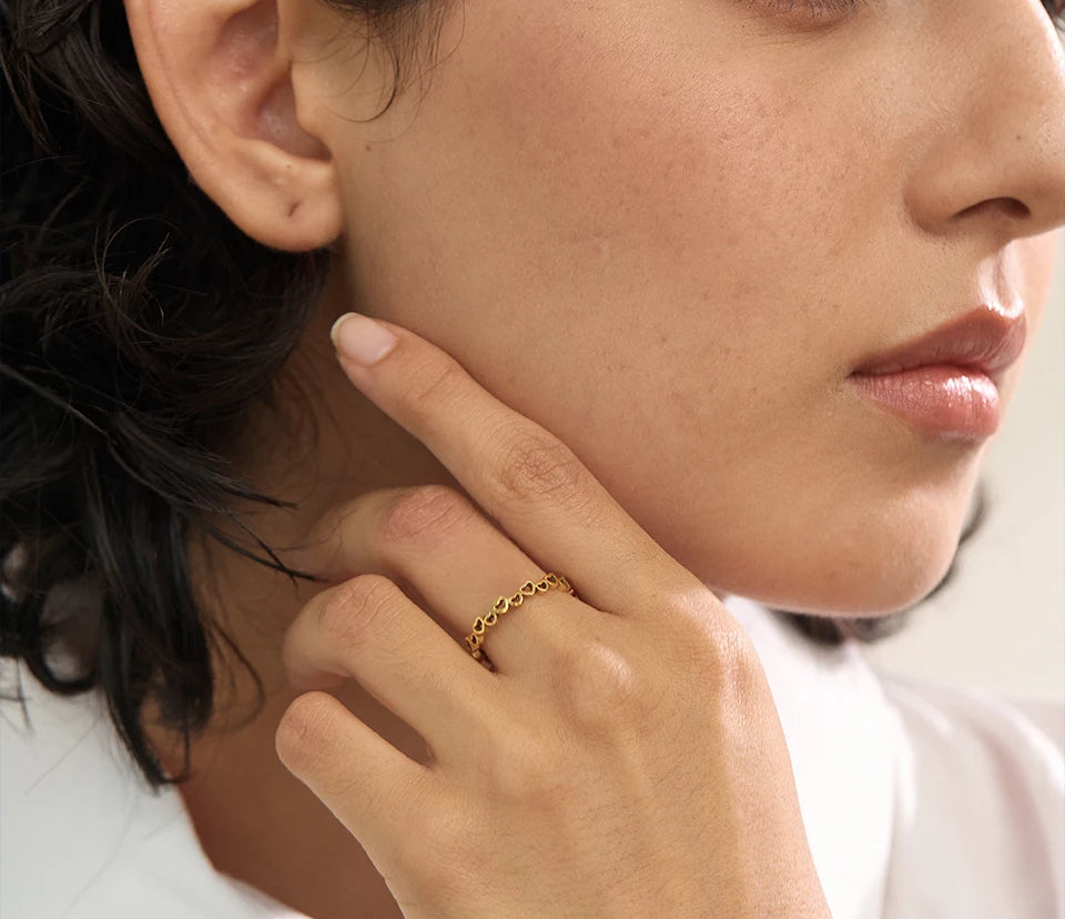 Shiny Minimalist Heart Stackable Ring - Ecru