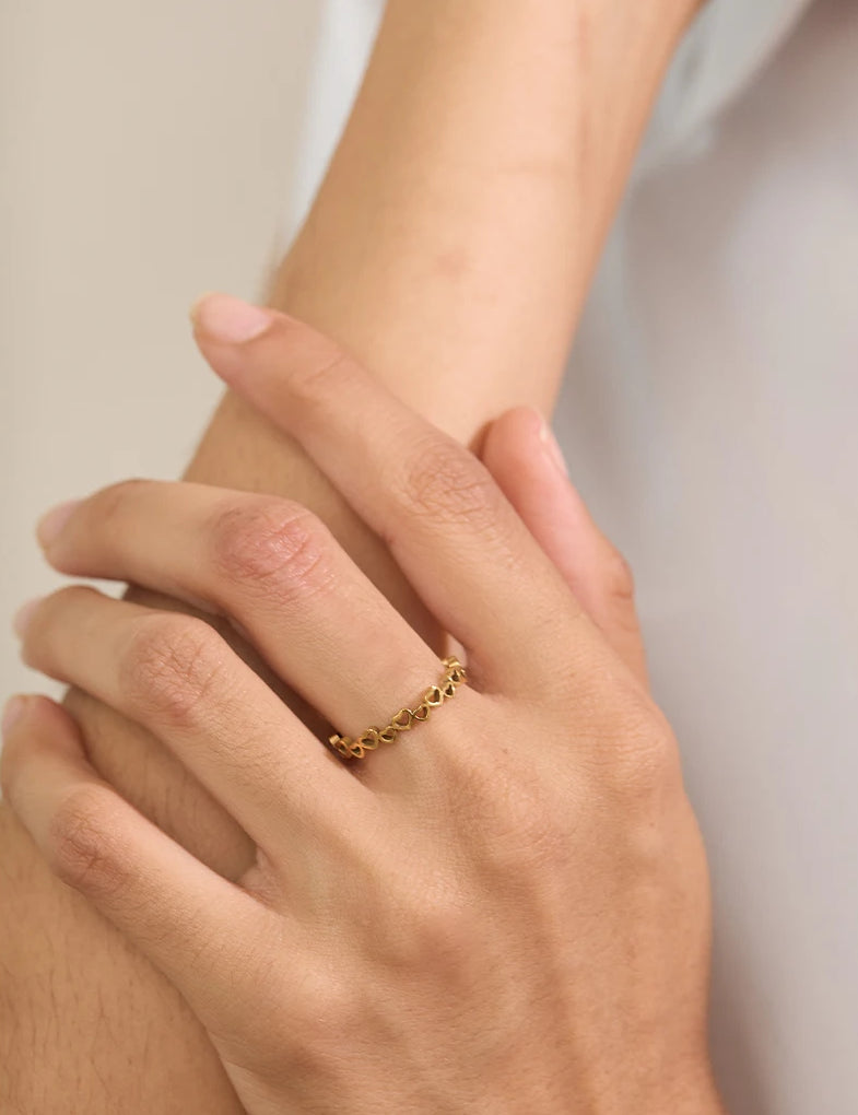 Shiny Minimalist Heart Stackable Ring - Ecru