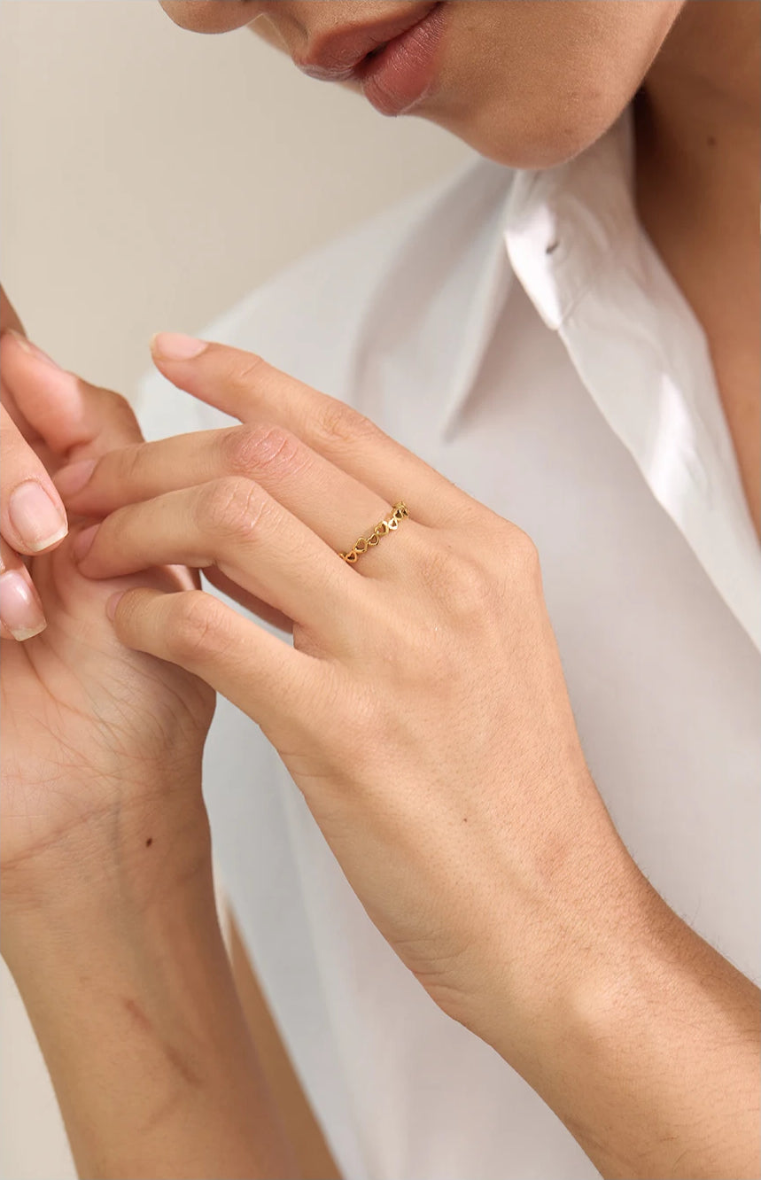 Shiny Minimalist Heart Stackable Ring - Ecru