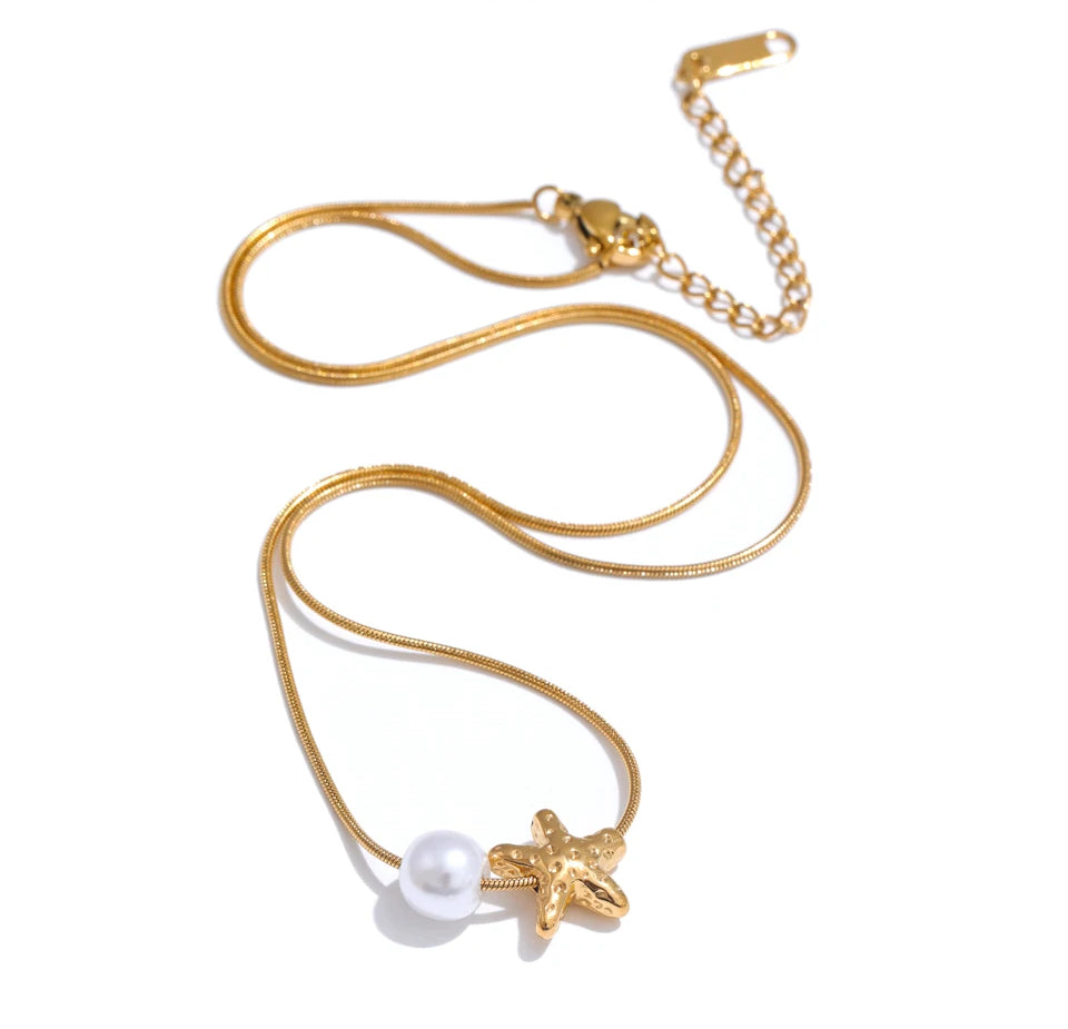 Star Pearl Classic Pendant Necklace - Ecru