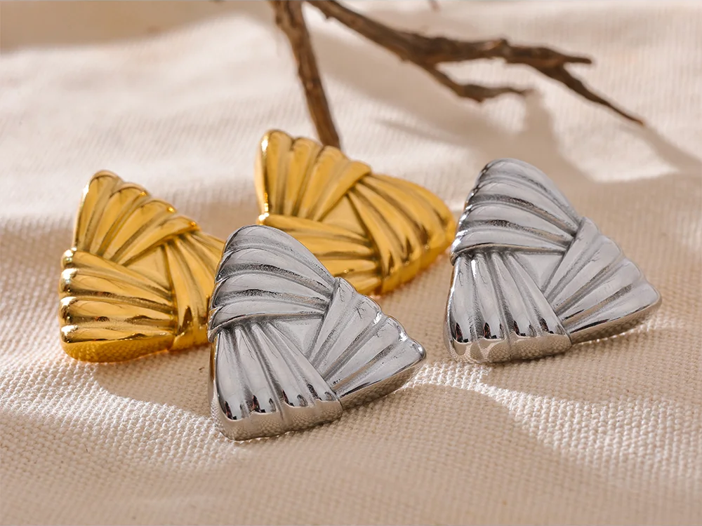 Triangle Texture Charm Stud Earrings - Ecru