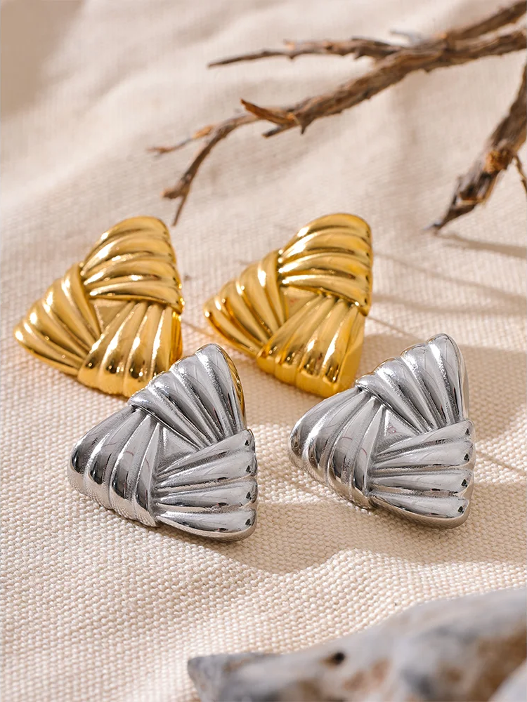 Triangle Texture Charm Stud Earrings - Ecru
