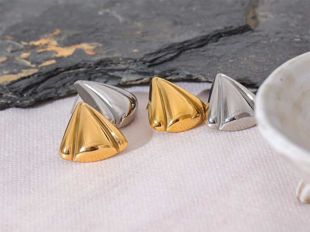Triangle Versatile Daily Stud Earrings - Ecru