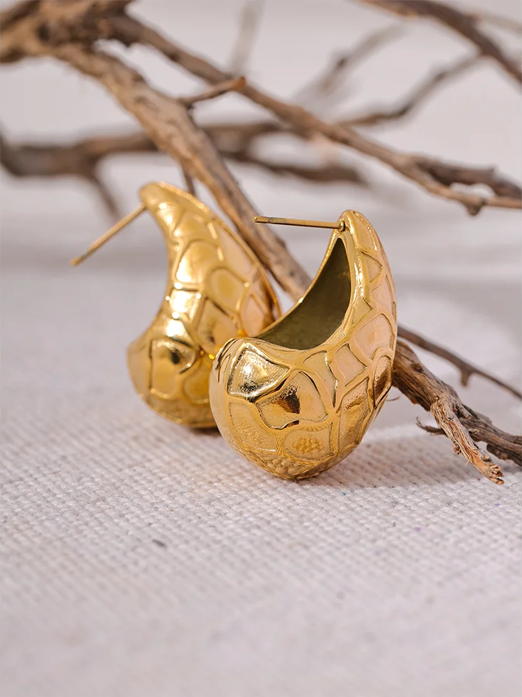 Water Drop Half Empty Stud Earrings - Ecru