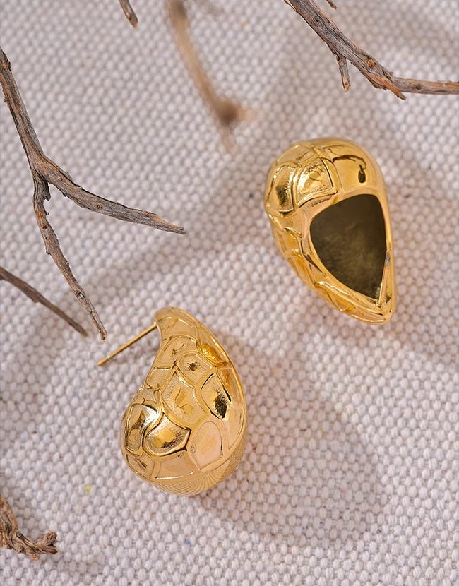 Water Drop Half Empty Stud Earrings - Ecru