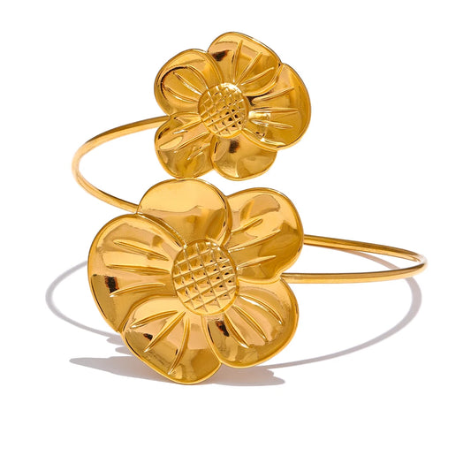 Chunky Flower Statement Cuff Bracelet - Ecru
