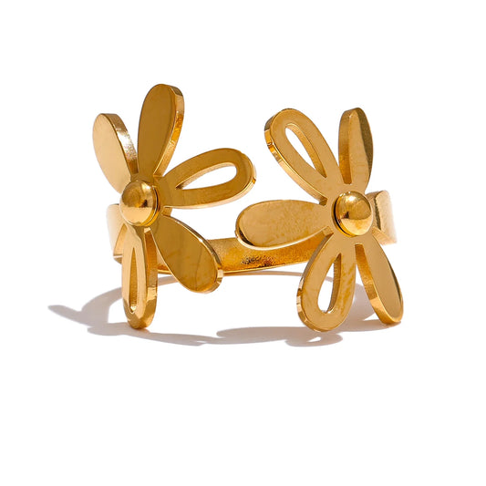 Classic Flower Chunky Statement Ring - Ecru