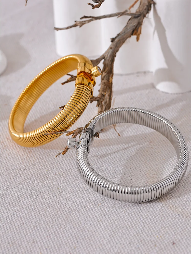 Elastic Thick Statement Fashion Bracelet - Ecru