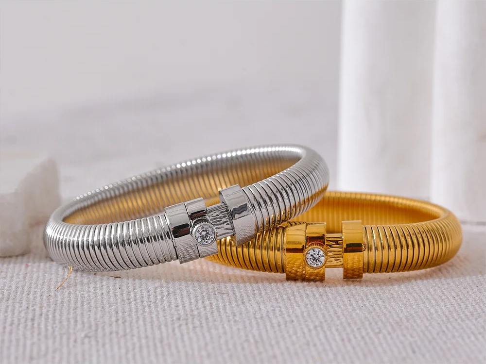 Elastic Thick Statement Fashion Bracelet - Ecru