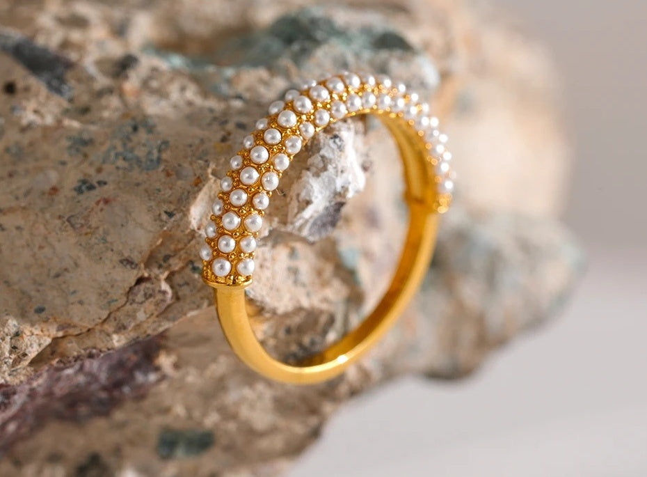 Elegant Imitation Pearls Chic Ring - Ecru