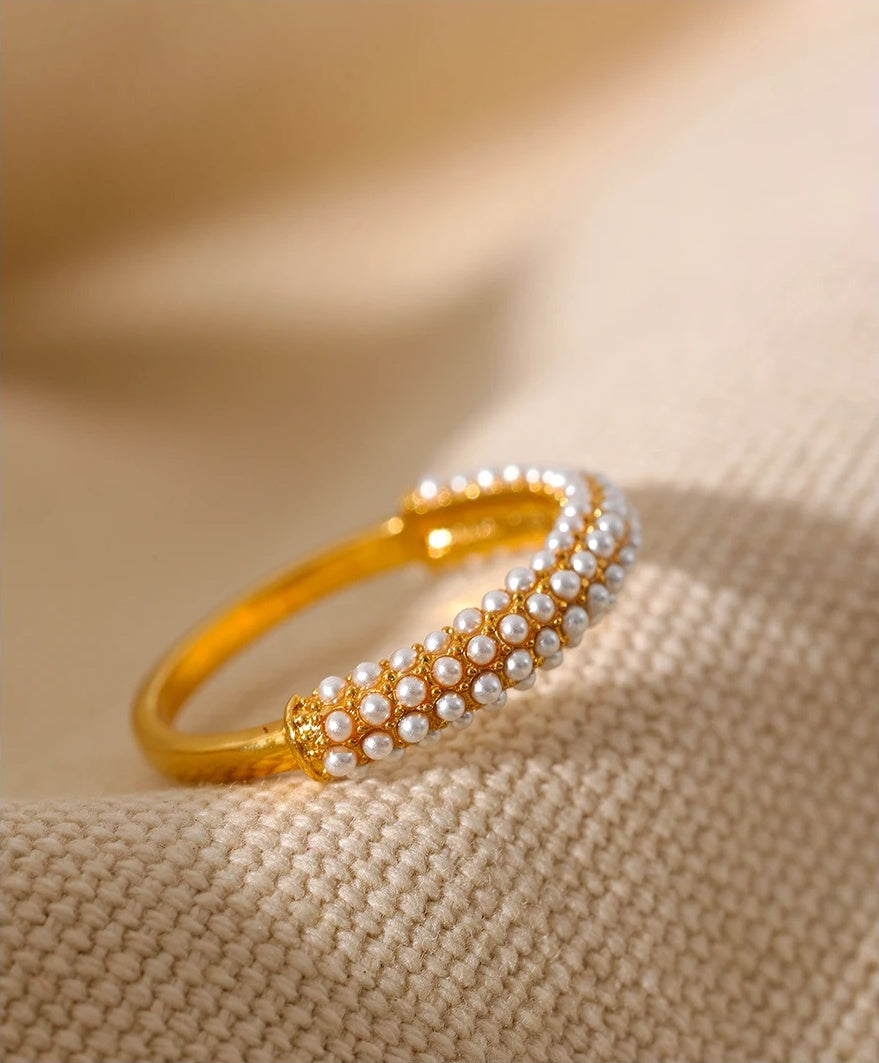 Elegant Imitation Pearls Chic Ring - Ecru