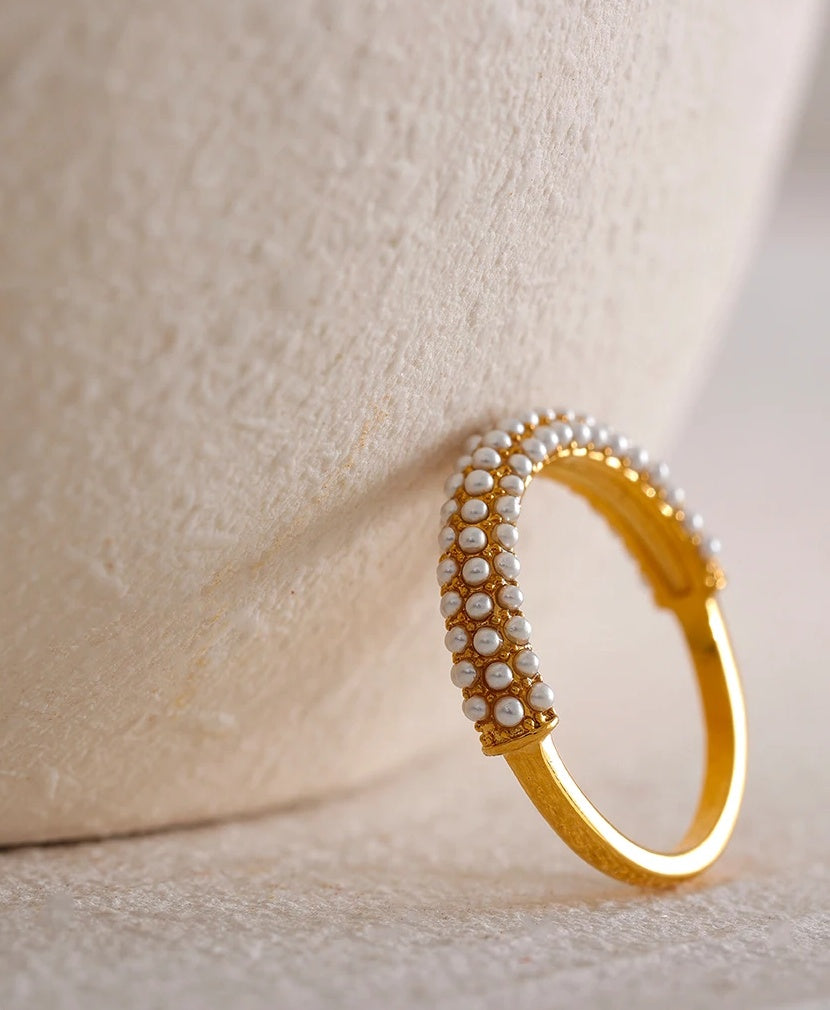 Elegant Imitation Pearls Chic Ring - Ecru