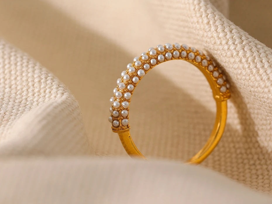 Elegant Imitation Pearls Chic Ring - Ecru