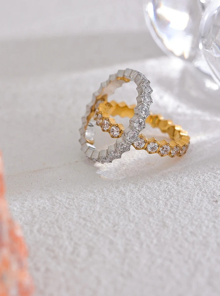 Exquisite White Classic Thin Ring - Ecru