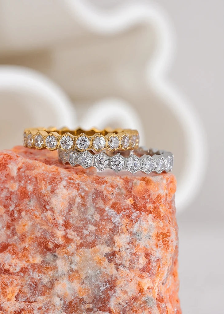 Exquisite White Classic Thin Ring - Ecru