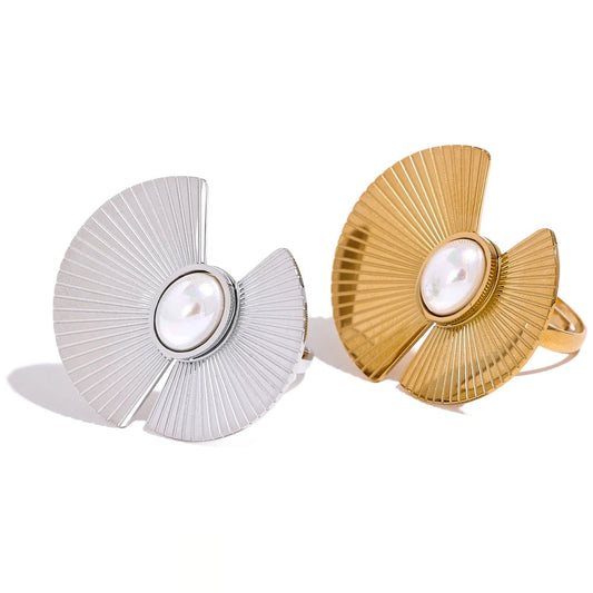 Fan Flowers Imitation Pearls Ring - Ecru