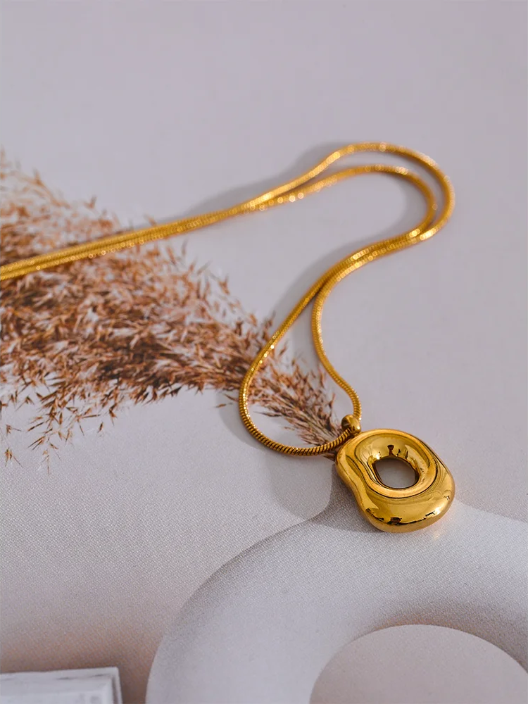 Geometry Hollow Pendant Charm Necklace - Ecru