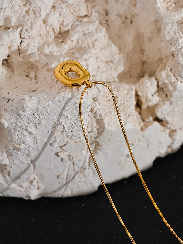 Geometry Hollow Pendant Charm Necklace - Ecru