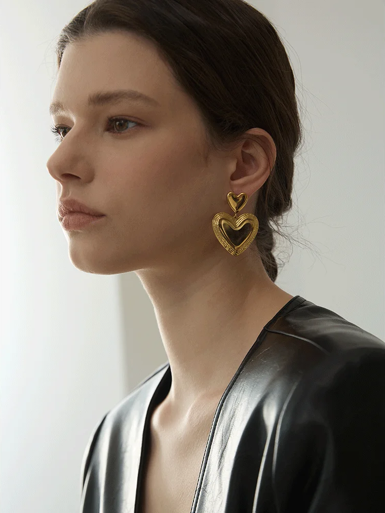 Heart Dangle Romantic Charm Earrings - Ecru