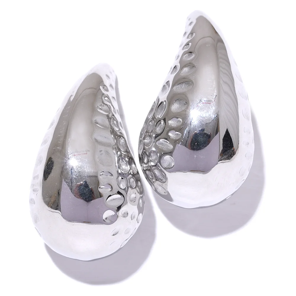 Hot Hammer Water Drop Stud Earrings - Ecru