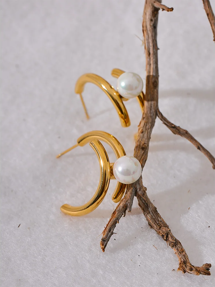 Imitation Pearls Geometric Huggie Earrings - Ecru