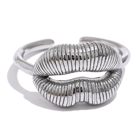 Lip Open Fashion Personalized Ring - Ecru
