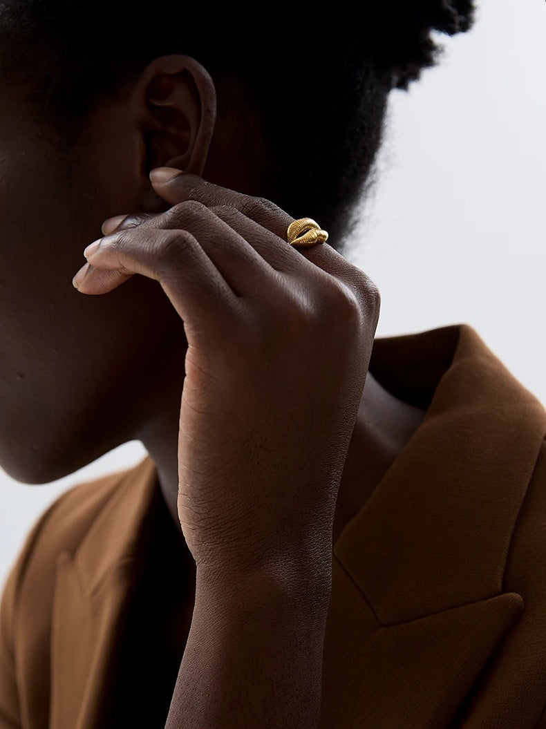 Lip Open Fashion Personalized Ring - Ecru