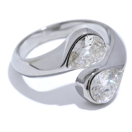 Luxury Shiny Cubic Zirconia Ring - Ecru