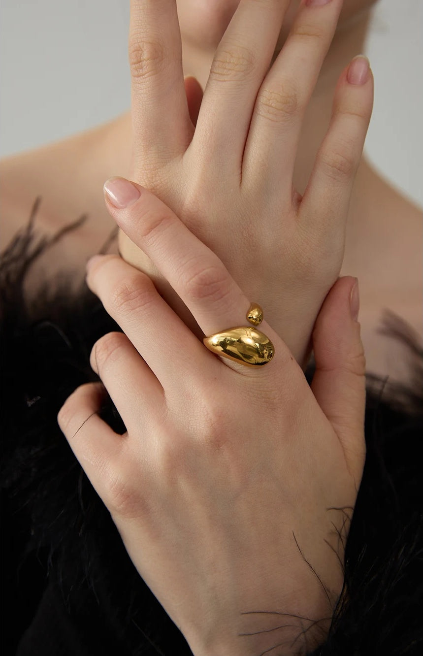Metal Minimalist Stylish Statement Ring - Ecru