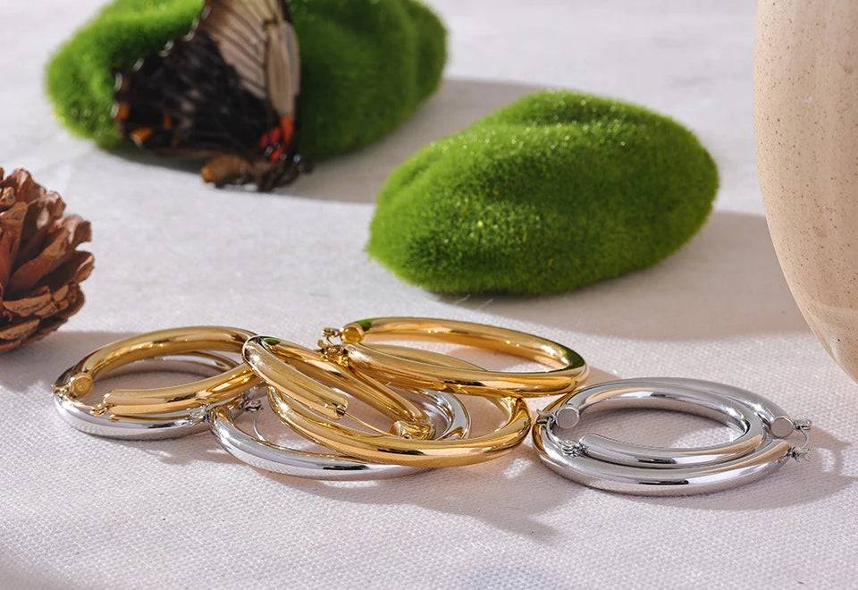 Minimalist Chunky Chic Hoop Earrings - Ecru