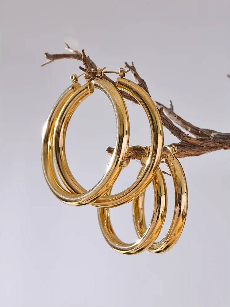 Minimalist Chunky Chic Hoop Earrings - Ecru