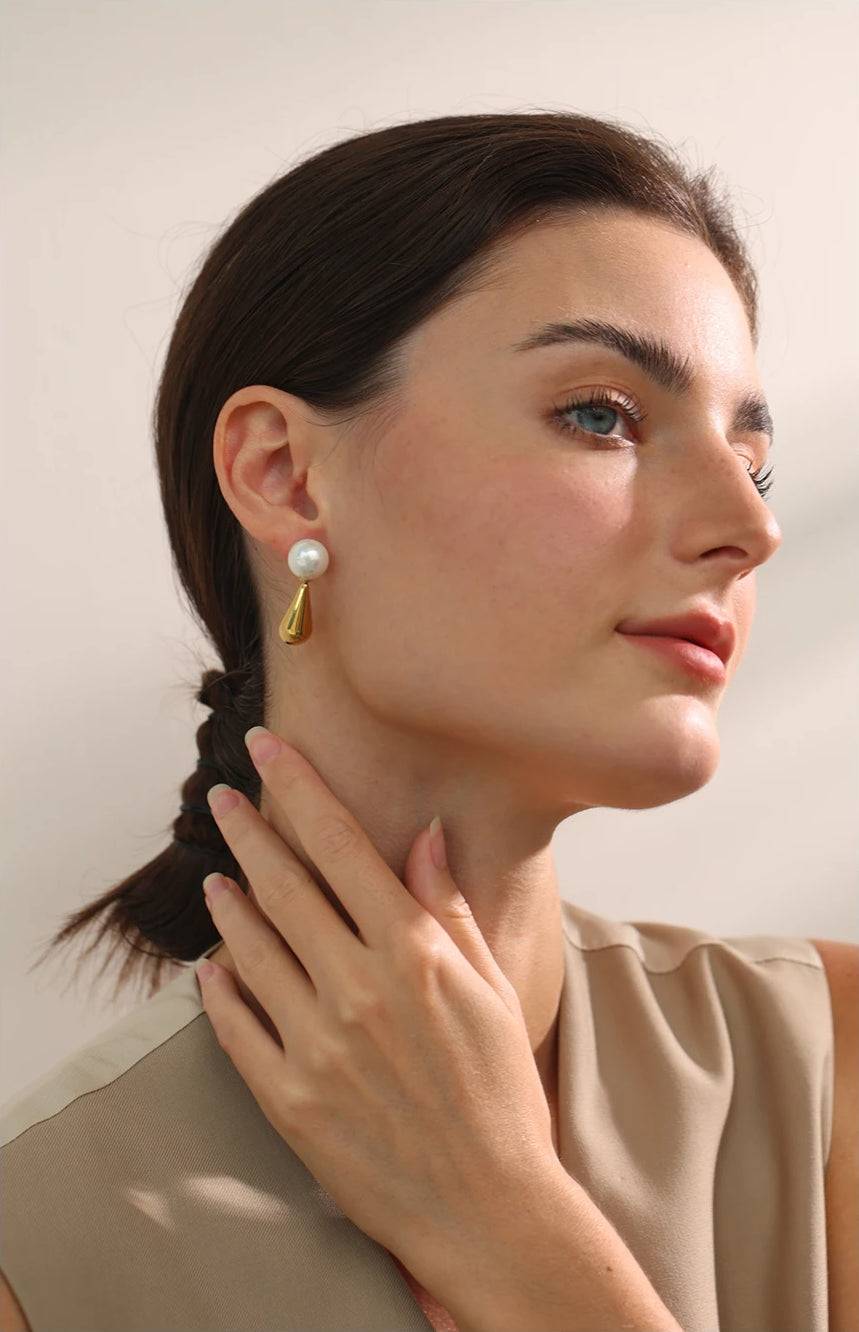 Pearl Shiny Classic Stud Earrings - Ecru