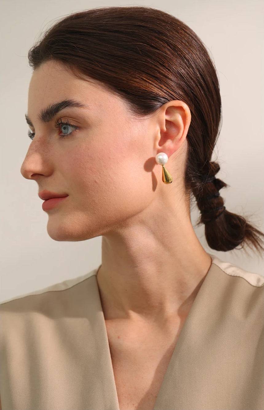 Pearl Shiny Classic Stud Earrings - Ecru