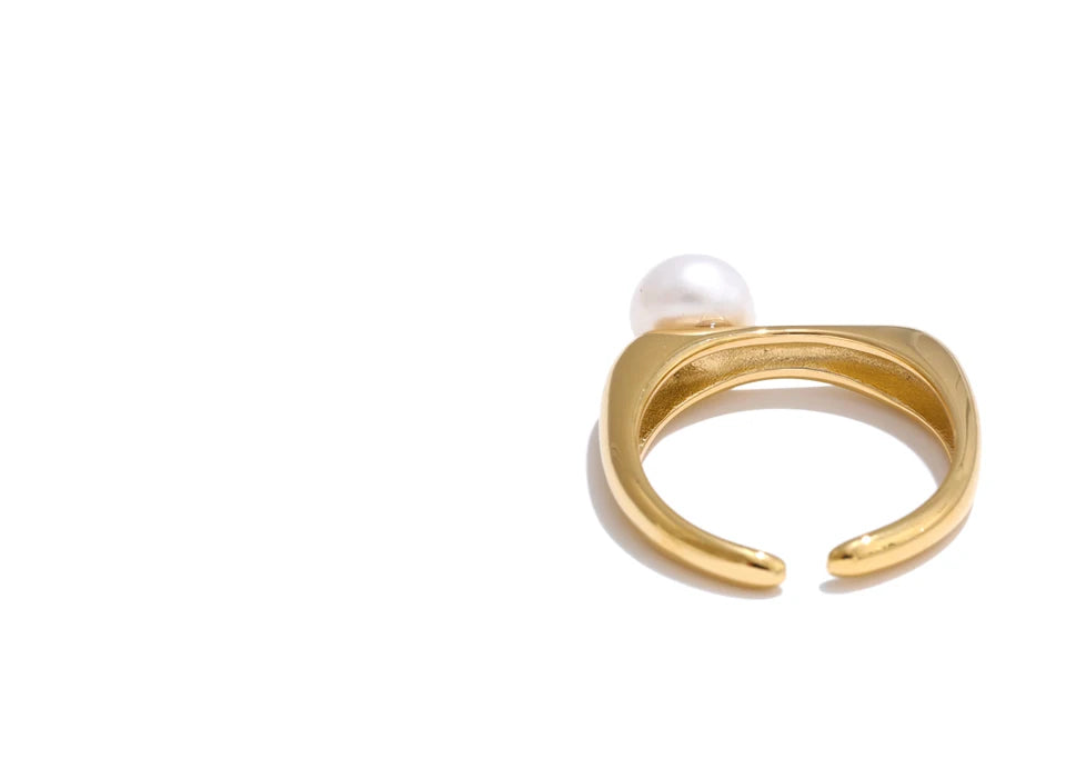 Pearl Shiny Modern Resizable Ring - Ecru