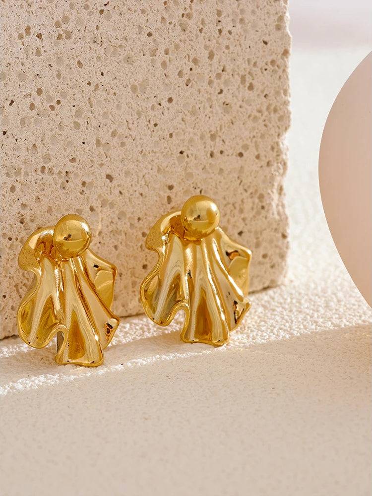 Refined Pearl Statement Stud Earrings - Ecru