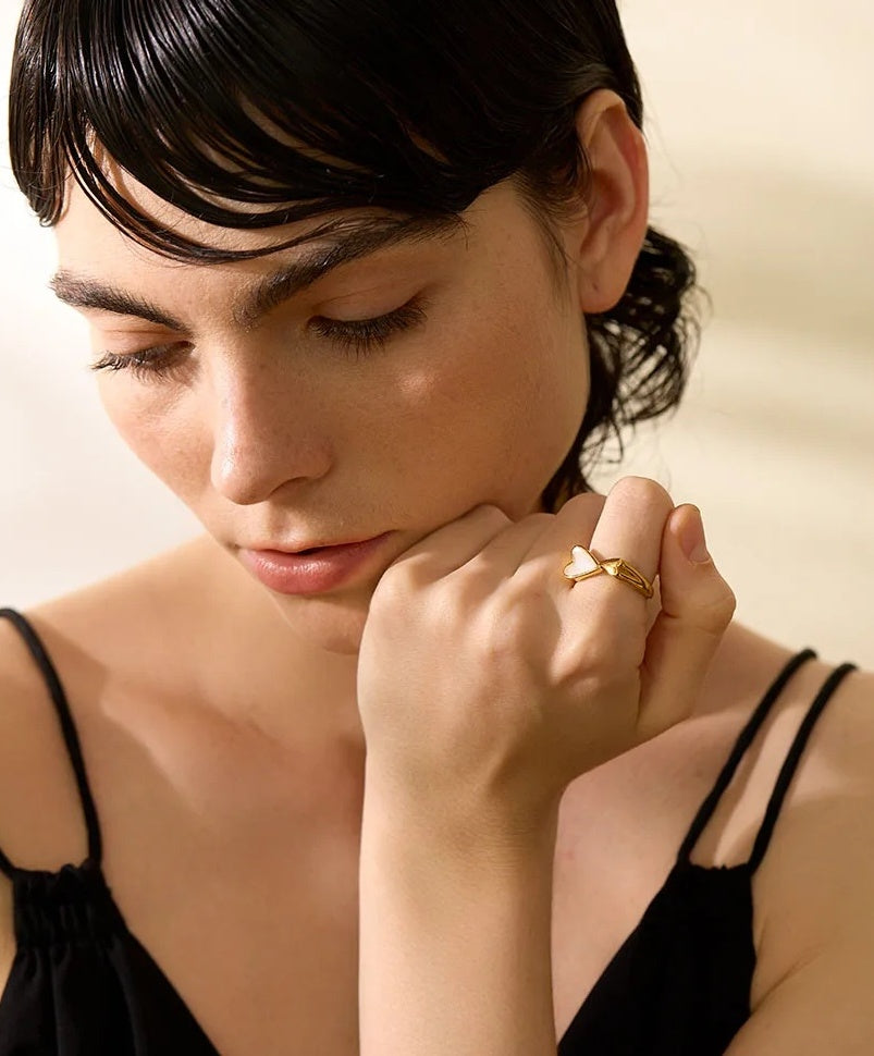 Shell Acrylic Heart Stylish Ring - Ecru