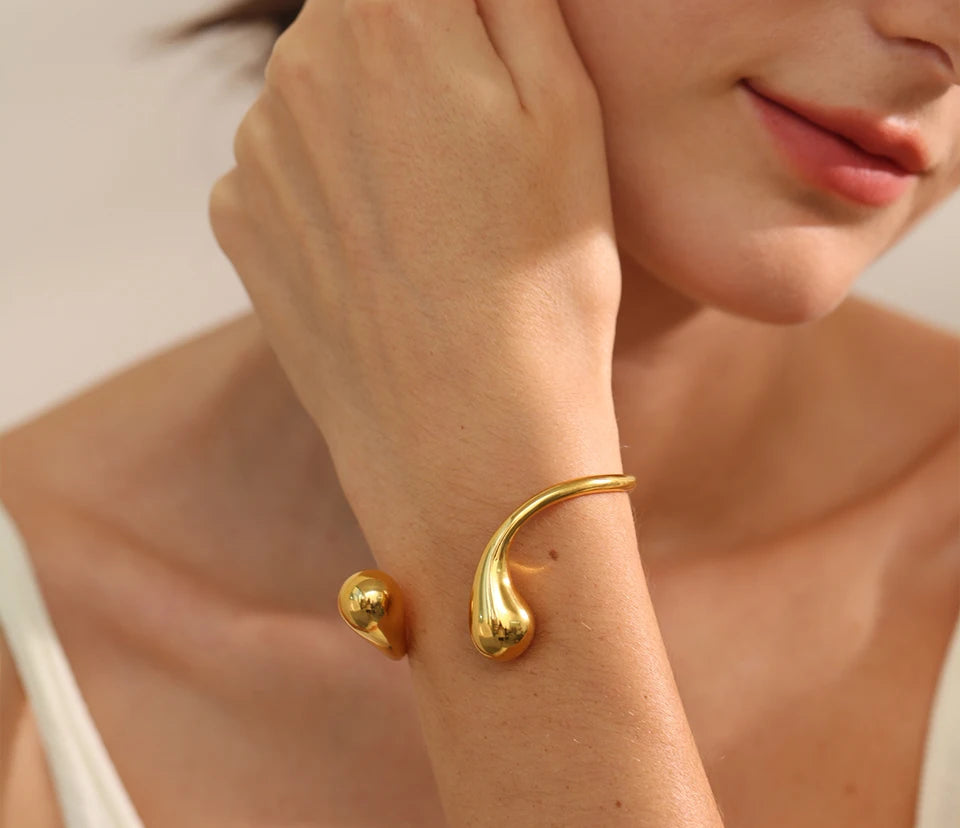 Shiny Minimalist Versatile Cuff Bracelet - Ecru
