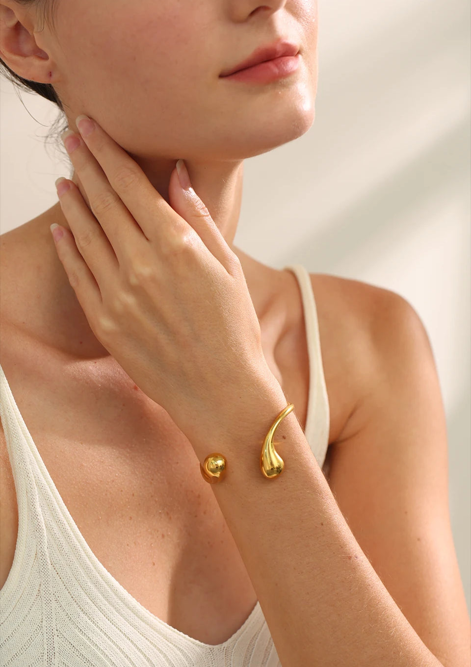 Shiny Minimalist Versatile Cuff Bracelet - Ecru
