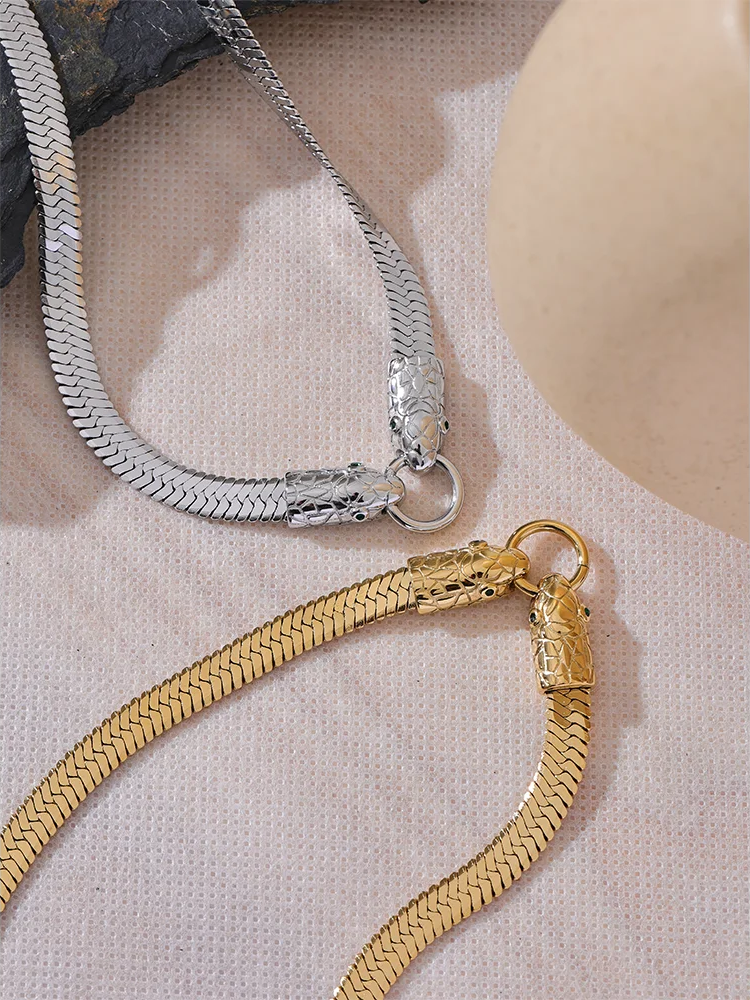 Snake Chain Choker Charm Necklace - Ecru