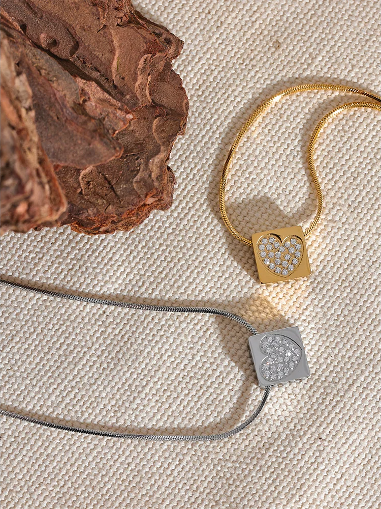 Square Heart Zircon Pendant Necklace - Ecru