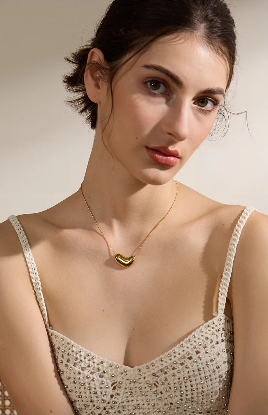 Stylish Texture Heart Pendant Necklace - Ecru