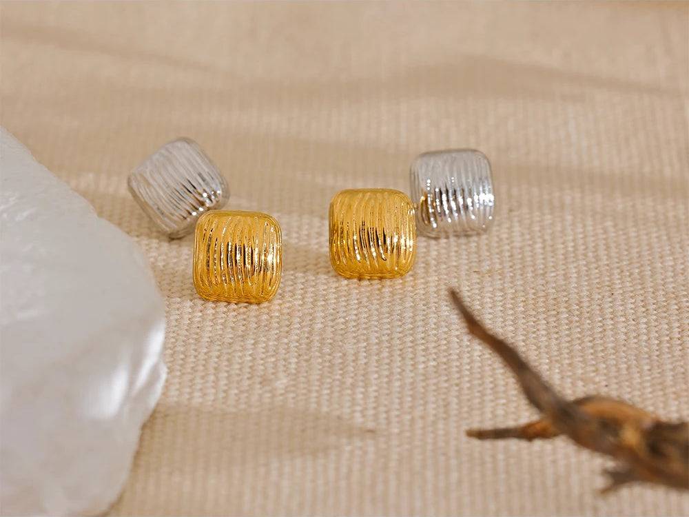 Textured Shiny Modern Stud Earrings - Ecru
