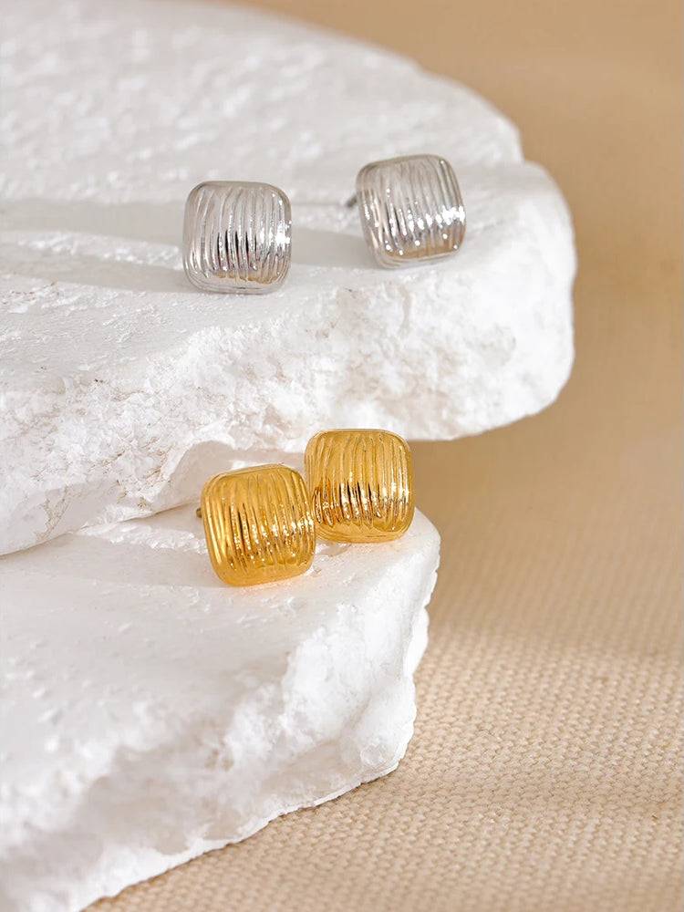 Textured Shiny Modern Stud Earrings - Ecru