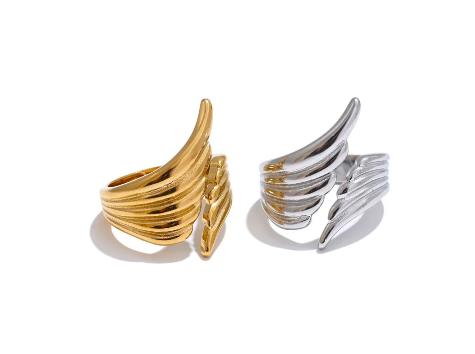 Timeless Chic Wing Statement Ring - Ecru