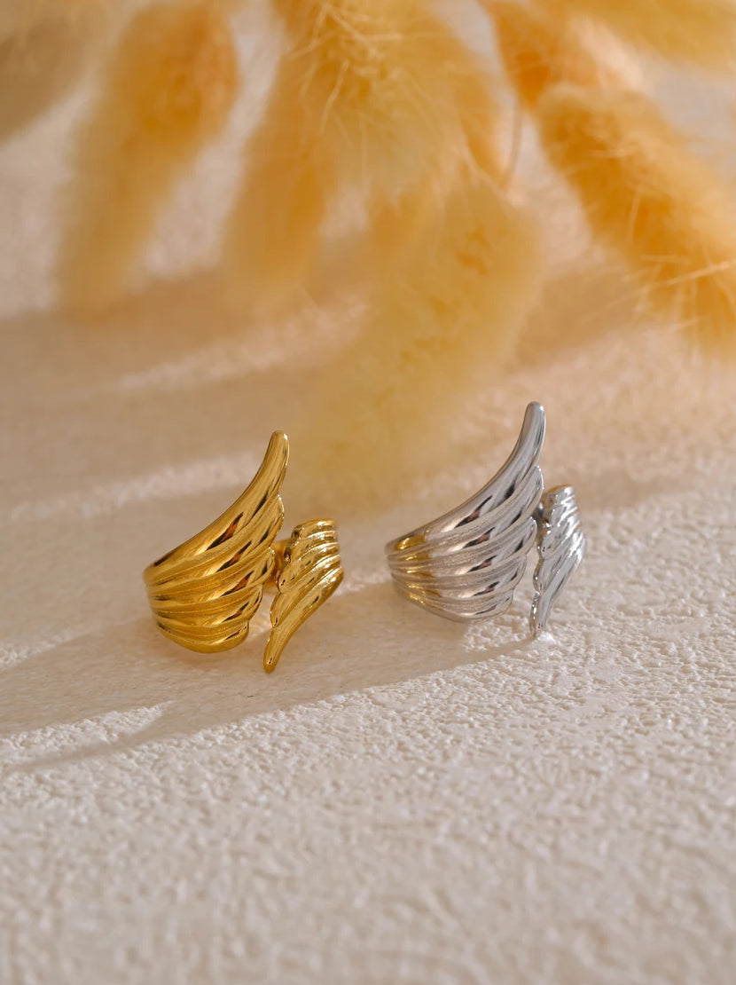 Timeless Chic Wing Statement Ring - Ecru