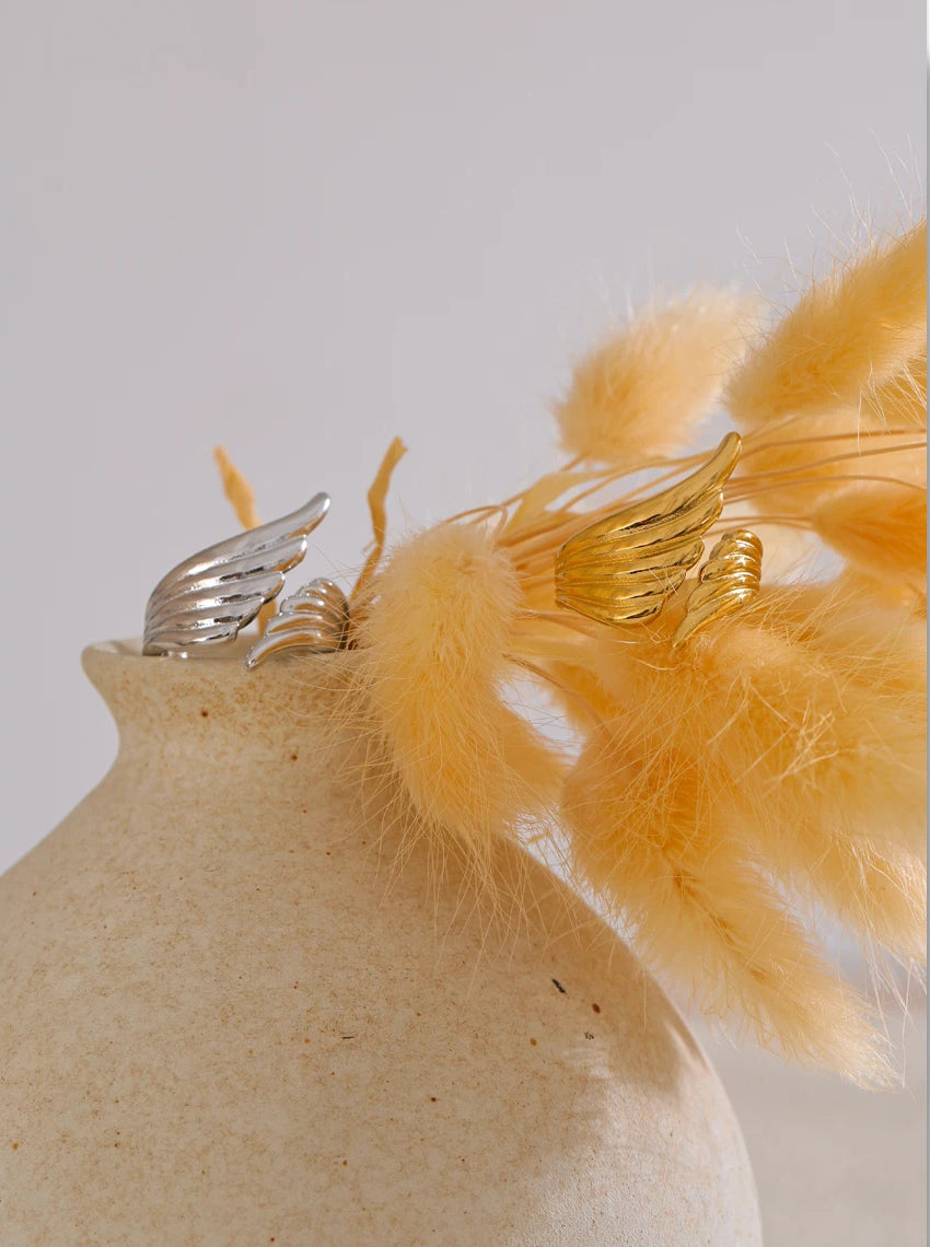Timeless Chic Wing Statement Ring - Ecru