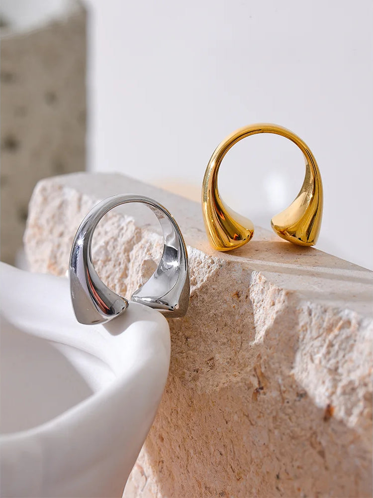 Timeless Chunky Modern Statement Ring - Ecru