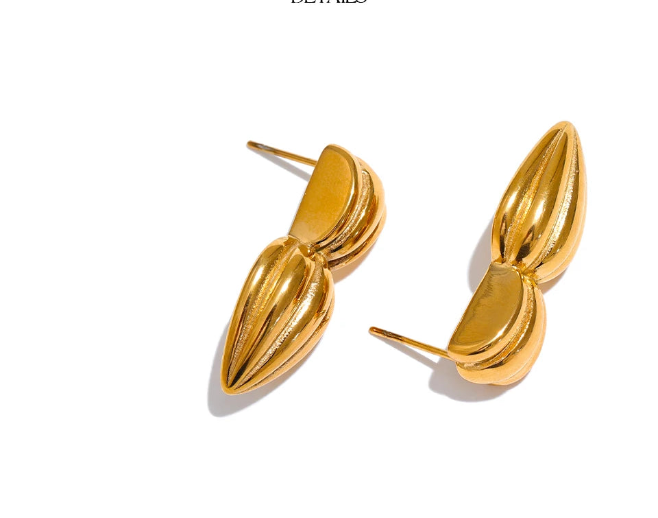 Timeless Textured Classic Stud Earrings - Ecru