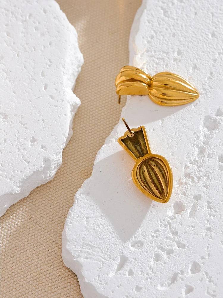 Timeless Textured Classic Stud Earrings - Ecru